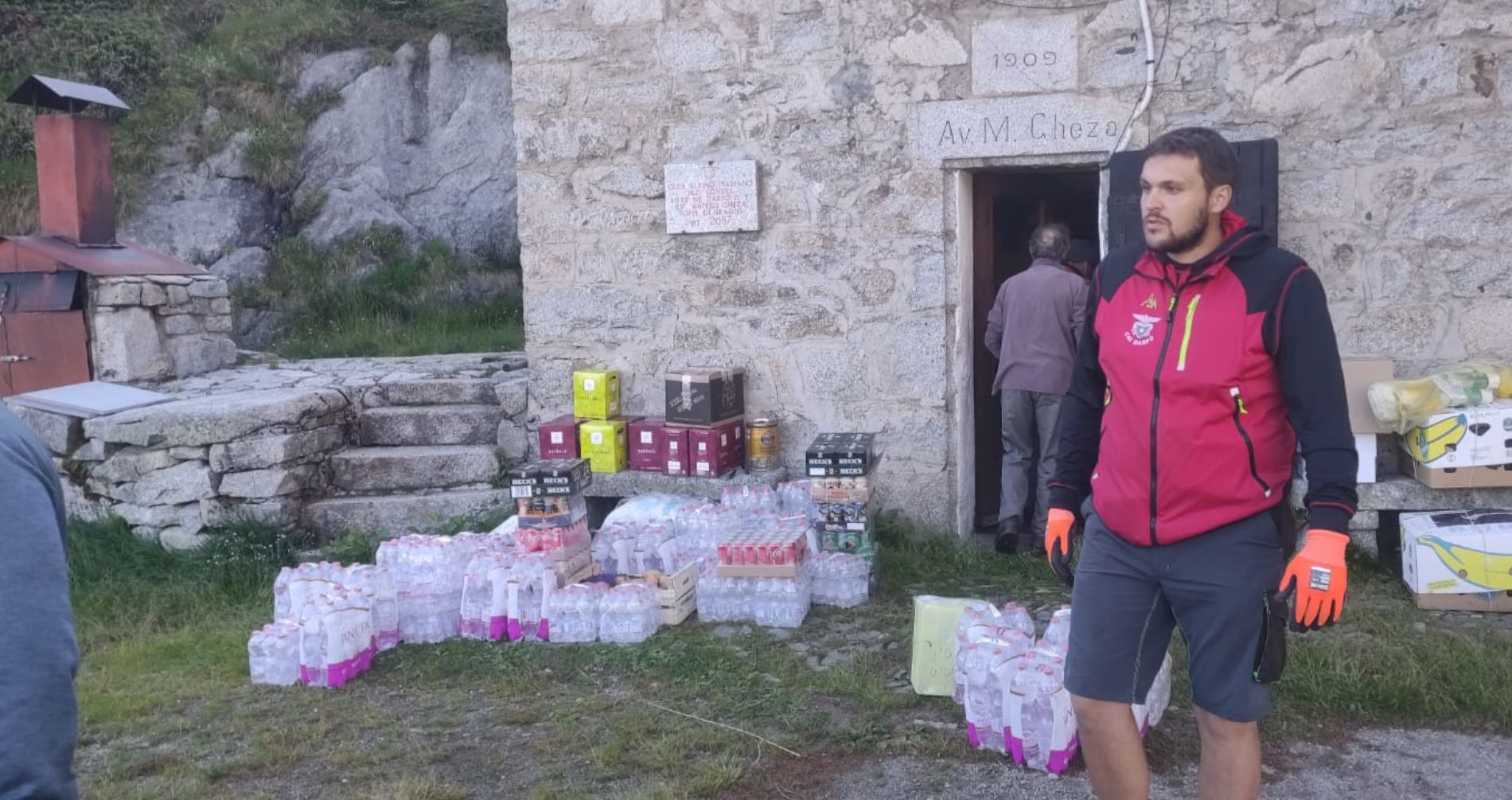 Passo Cai:domenica festa al rifugio Gheza del Cai Darfo